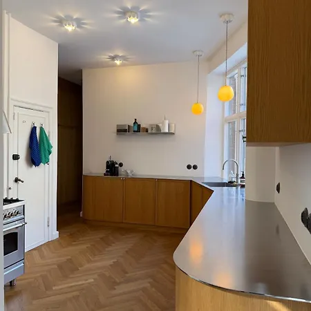 4 Bed 8 Pax 240m2 2 Bath Illustrative Furnishings * Kopenhaga