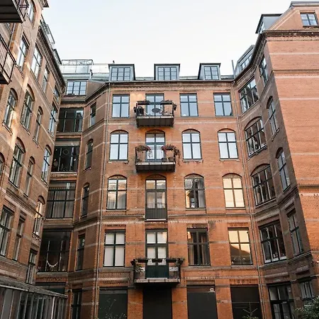 4 Bed 8 Pax 240m2 2 Bath Illustrative Furnishings Apartament *
