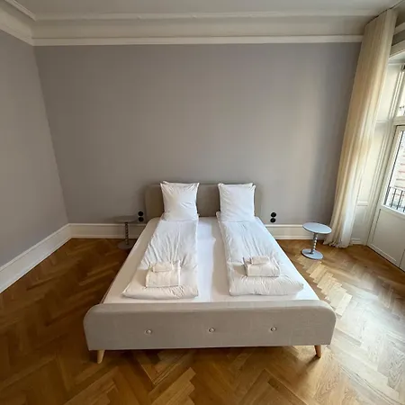 4 Bed 8 Pax 240m2 2 Bath Illustrative Furnishings