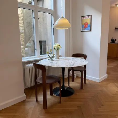 4 Bed 8 Pax 240m2 2 Bath Illustrative Furnishings Kopenhaga