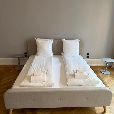 4 Bed 8 Pax 240m2 2 Bath Illustrative Furnishings *