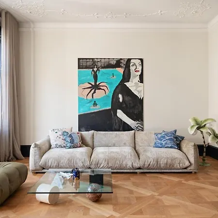 Apartament 4 Bed 8 Pax 240m2 2 Bath Illustrative Furnishings