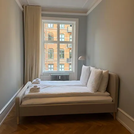 4 Bed 8 Pax 240m2 2 Bath Illustrative Furnishings Apartamento *