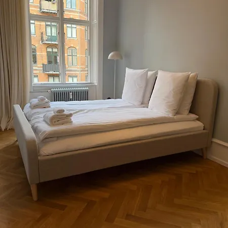 4 Bed 8 Pax 240m2 2 Bath Illustrative Furnishings Apartamento Copenhaga