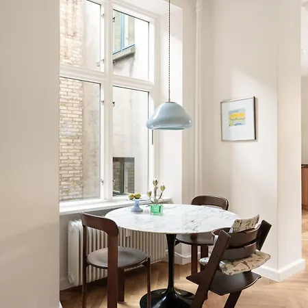4 Bed 8 Pax 240m2 2 Bath Illustrative Furnishings Apartamento Copenhaga